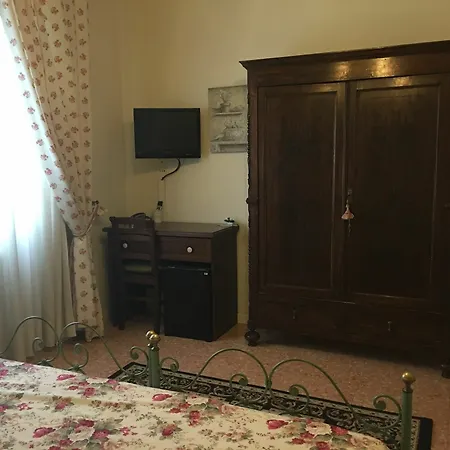 La Casa Di Ugo By Relais Centrostorico * Pisa
